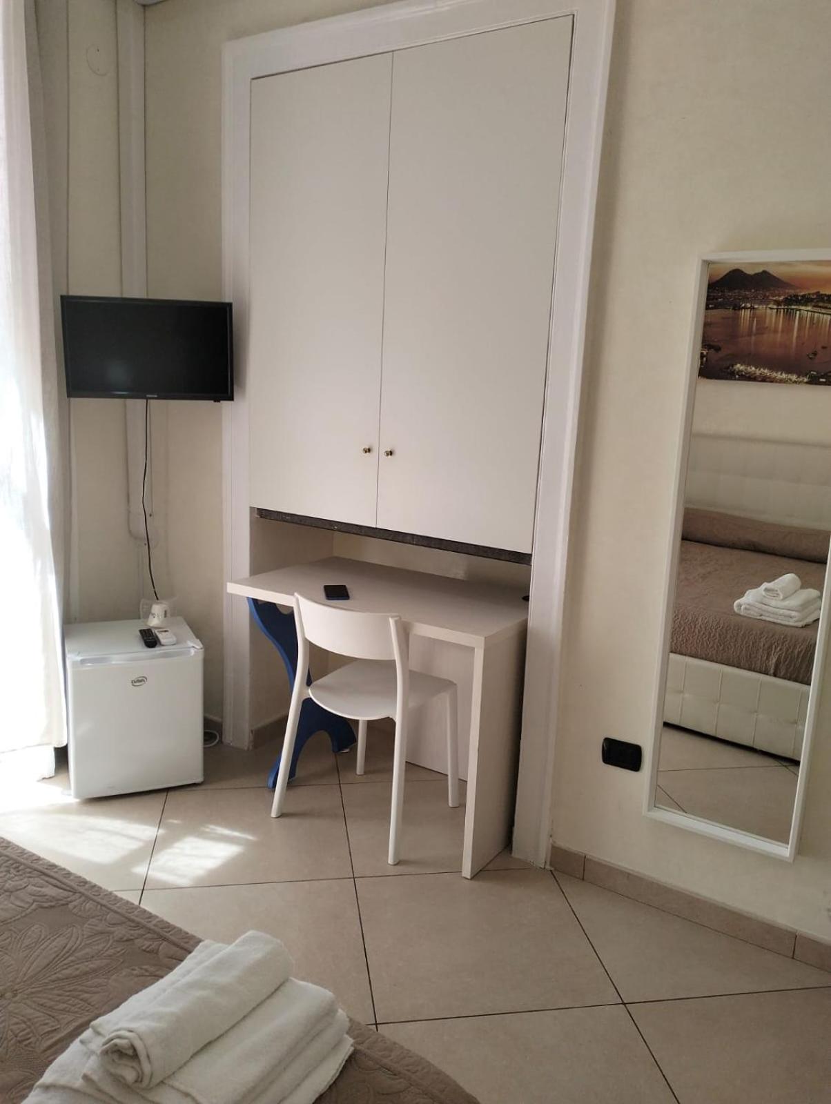 La Dolce Dimora Bed and Breakfast Νάπολη Δωμάτιο φωτογραφία